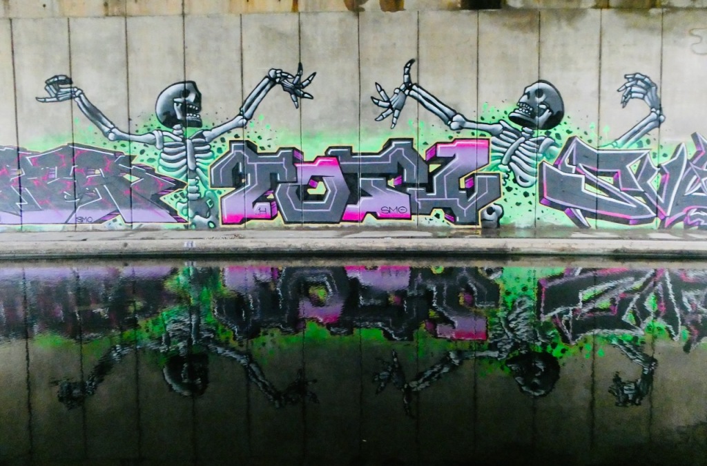 Street art under M6